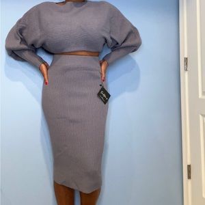 NWT- Gray 2 piece sweater skirt set, size small with plenty of stretch
